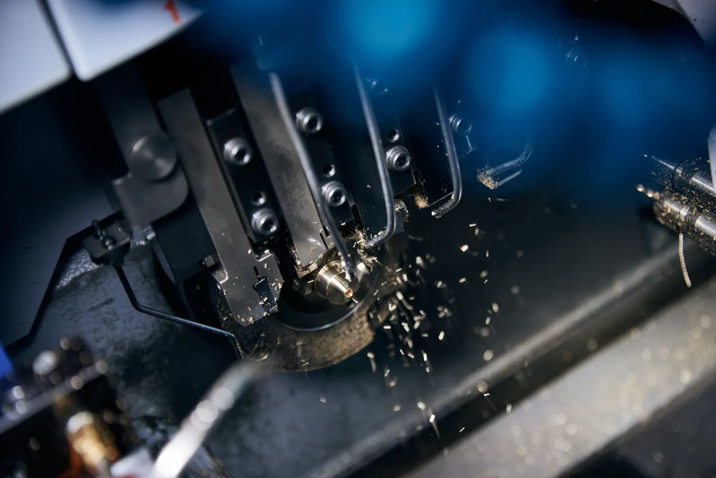 鎧越精密工廠設備