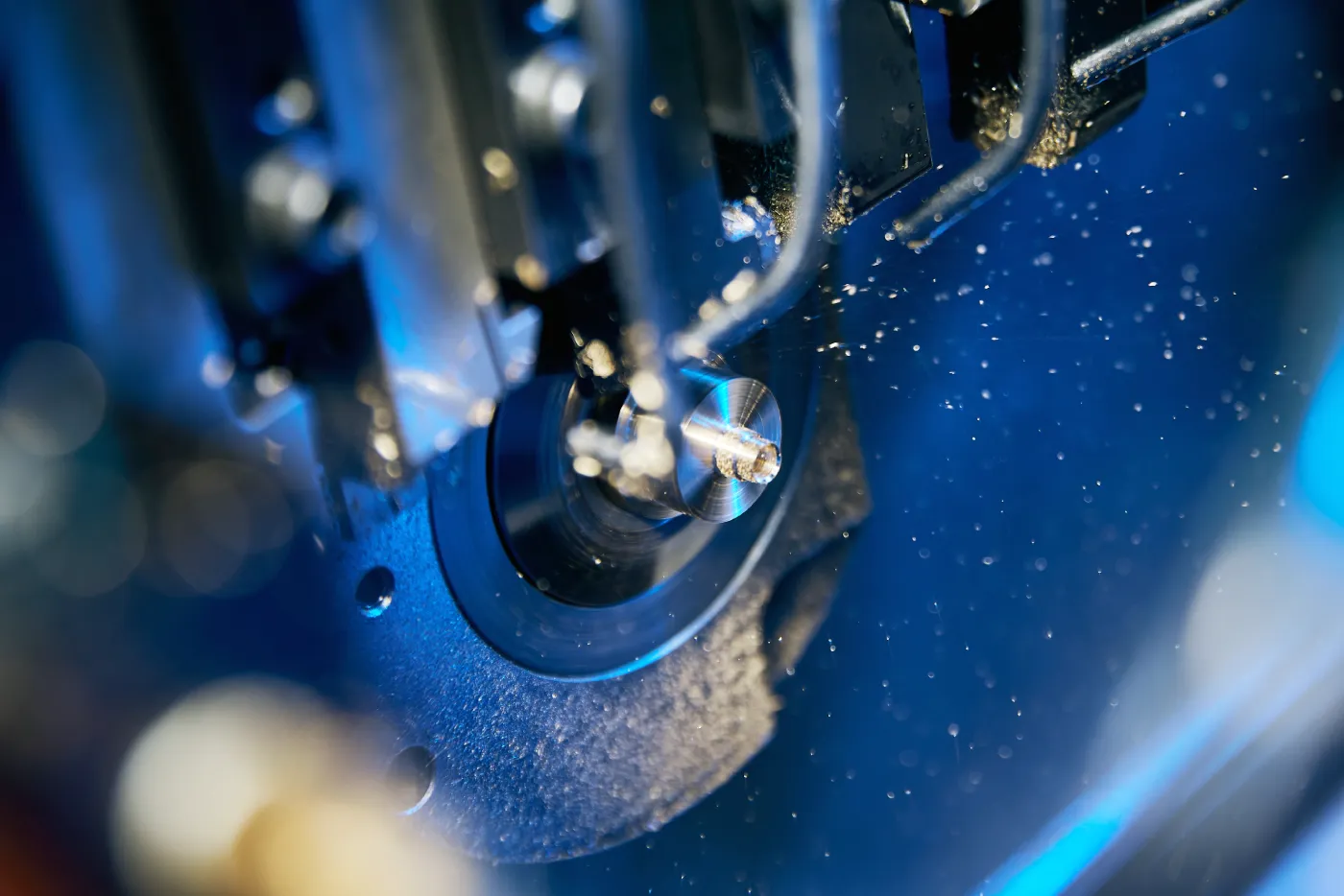 鎧越精密工廠設備